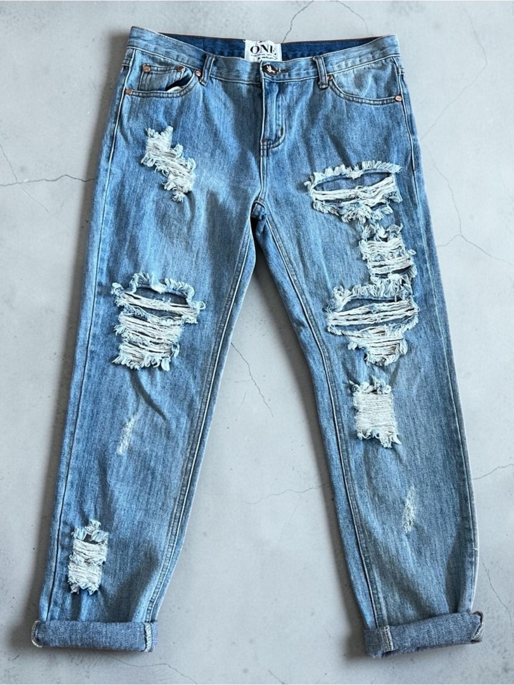 One Teaspoon Distressed Straight Leg Awesome Baggies Jeans. Size 28
